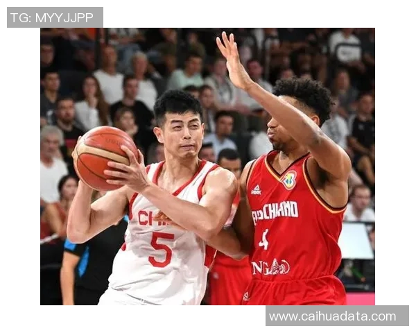 方硕的篮球之路:从青涩新星到球队核心的成长历程与奋斗故事